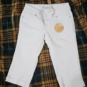 Rue21 White Curvy Cropped Jeans